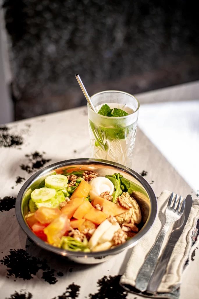 Plat du jour et thé à la menthe - Café Coworking - L'impertinence - Grenoble
